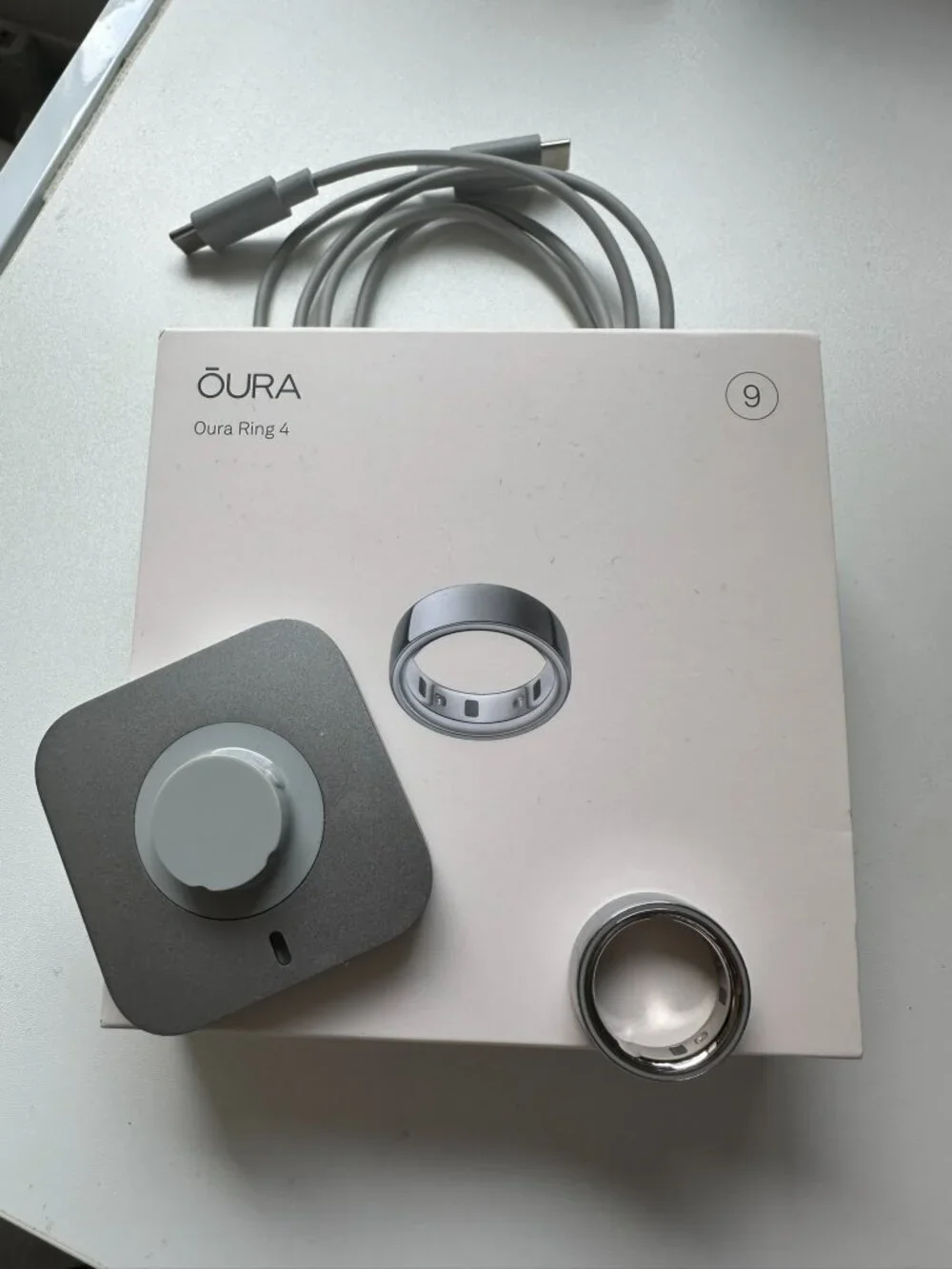 Oura Ring 4 with Box & Charger - Silver - Size 9